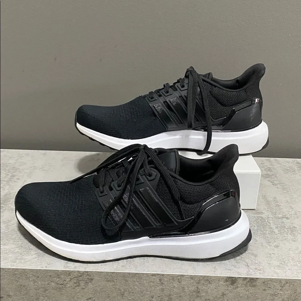 Adidas Bounce Black and White Athletic Shoes Mens 7.5 Women’s 9